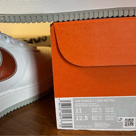 NIKE Air Force One ‘07 Low White Metallic Silver